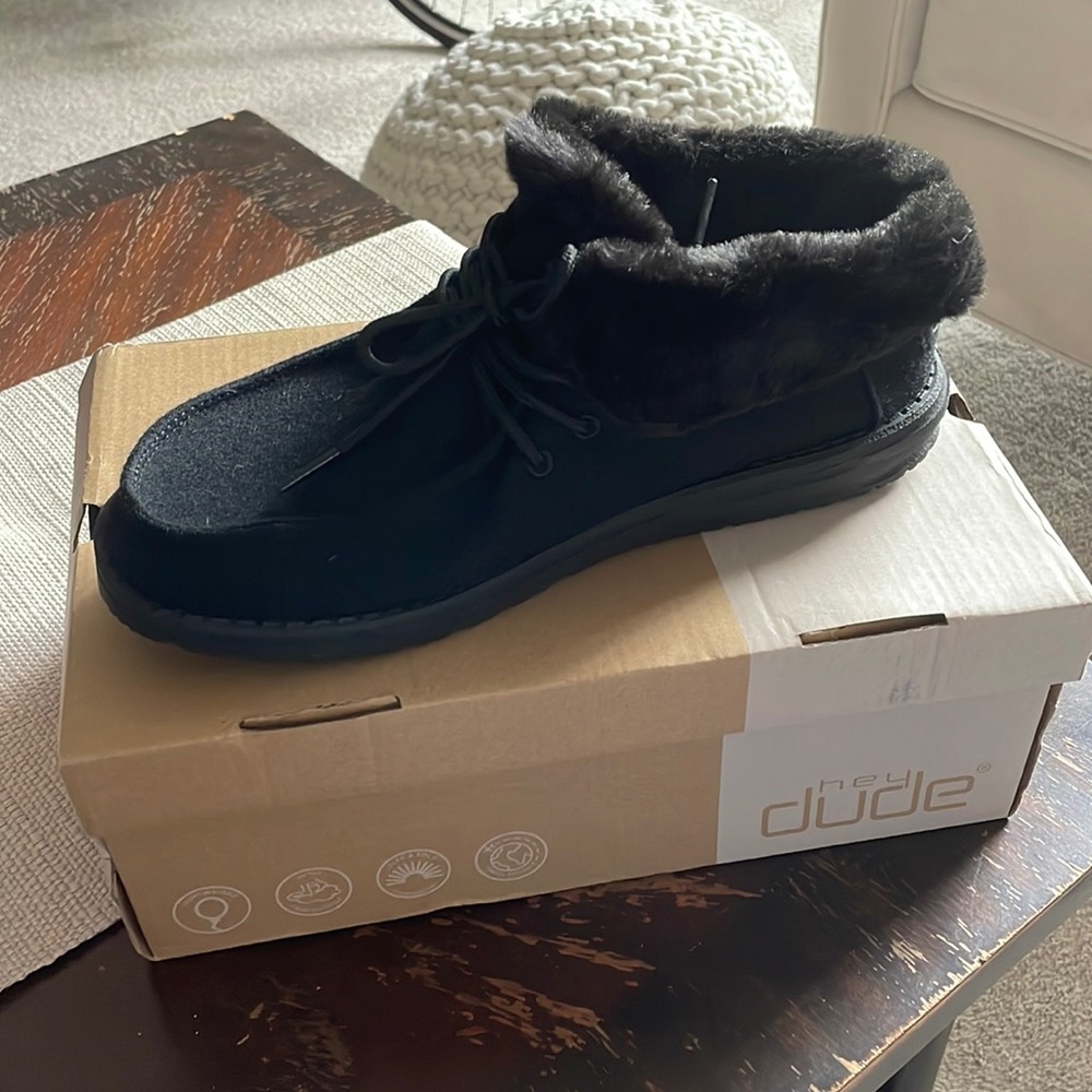 NWT Black, Hey Dude shoes